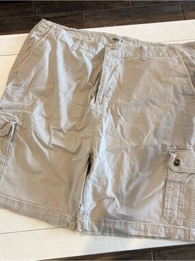 Men's Cargo Shorts in Light Khaki - Classic Summer Style